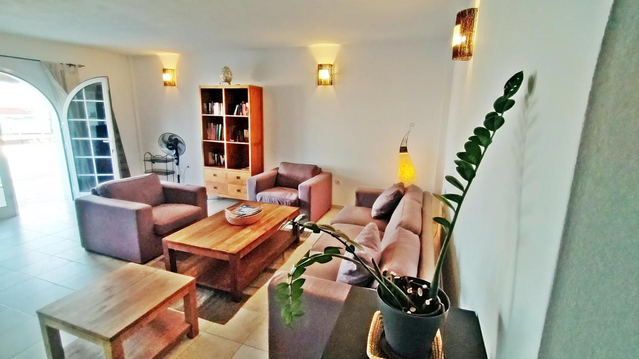 Caleta Beach House Калета-де-Фусте Экстерьер фото